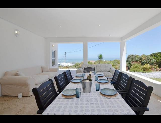 4 BEDROOM HOUSE FOR SALE IN PEARL BAY